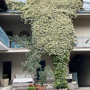Apartamento Lucio Fontana'S Experience Comabbio Exterior photo