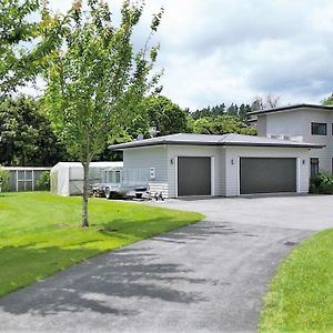 Tamahere Lifestyle Bed and Breakfast Exterior photo