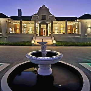 Hotel Pjure Wellness Retreat & Spa Montagu Exterior photo