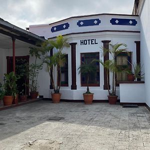 Hotel Malybu Guatemala Exterior photo