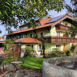 Hotel Pension Holzapfel Sankt Georgen im Attergau Exterior photo