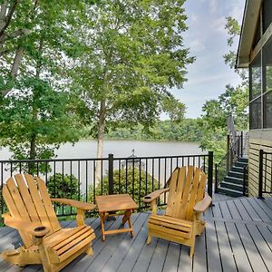 Lakefront Vacation Rental With Views And Hot Tub! Bracey Exterior photo