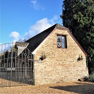 Penybont Barn Villa Llangorse Exterior photo