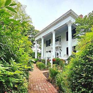 Winridge Manor Bed and Breakfast Madison Heights Exterior photo