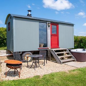 Hotel The Big Cwtch Shepherd'S Hut Kidwelly Exterior photo