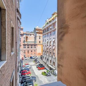 Apartamento Iflat Wood And Marble Riverfront Roma Exterior photo