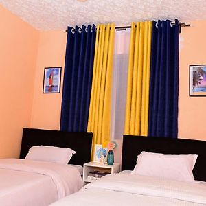 Cozy & Homely Suite With Free Parking & Wi-Fi Embu Exterior photo