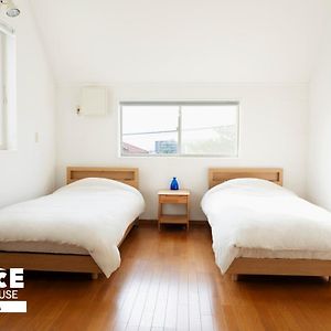 Apartamento Gloce葉山サンセットハウスmorito L バルコニーから葉山の海と町を一望 小型犬玄関と庭のみアクセス可 Hayama Exterior photo