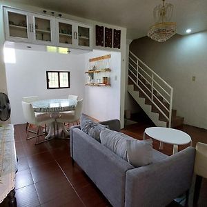 Apartamento Yyy'S Townhouse Malolos Exterior photo