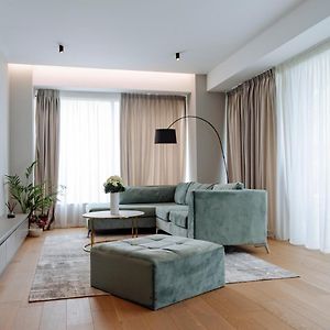 Apartamento Luxury Living: Spectacular Views & Modern Elegance Bucarest Exterior photo