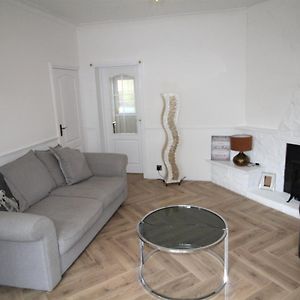 Whitley Bay - Sleeps 6 - Refurbished Throughout - Fast Wifi - Dogs Welcome Villa Exterior photo