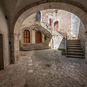 Hotel La Torretta Sul Cortile Monteroduni Exterior photo