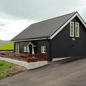 Luxurious Farm House - Á Snætu - Unique Villa Sandavágur Exterior photo