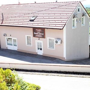 Guesthouse Rezekov Podrum Jastrebarsko Exterior photo