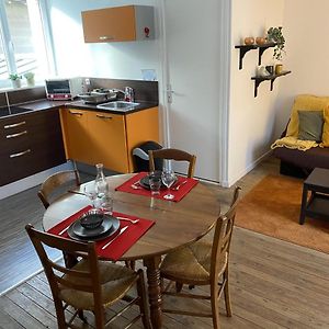 Apartamento Charmant T2 Central Avec Wifi, A 15 Min Des Thermes, Parking Gratuit, Lave-Linge Et Seche-Linge Communs - Fr-1-541-98 La Roche-Posay Exterior photo