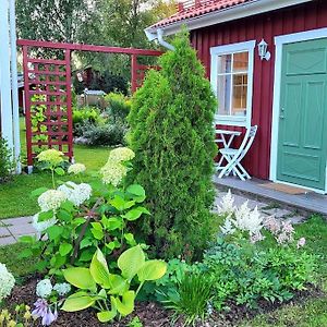 Cabin Located In A Traditionally Swedish Setting! Umeå Exterior photo