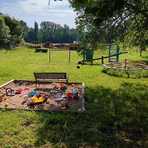 Apartamento Climatise, Piscine Chauffee Et Parking Ferme Brignac-la-Plaine Exterior photo