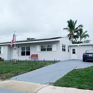 Beach Vacation Home 4 Bedroom W/ Pool Near West Palm Beach Lake Worth Beach Exterior photo