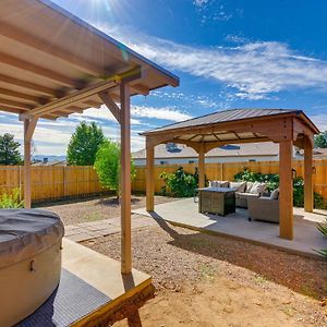 Prescott Valley Retreat With Hot Tub And Kayaks Villa Exterior photo