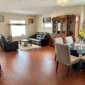 New & Cozy Niagara Getaway. 7 Mins From The Falls Villa Exterior photo