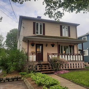 La Maison Aux Camelias Bed and Breakfast Coaticook Exterior photo