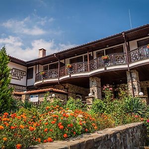 Hotel Семеен Хотел Ажур Kotel Exterior photo