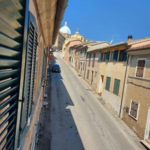 Casa Nel Centro Storico A Loreto, 2 Km Dal Mare Villa Exterior photo