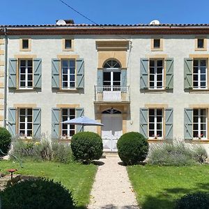 Le Manoir Aux Volets Verts With Hot Tub Bed and Breakfast Salerm Exterior photo