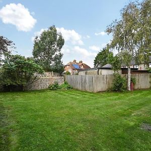 Apartamento The Garden Flat At Walnut Tree House Rustington Exterior photo