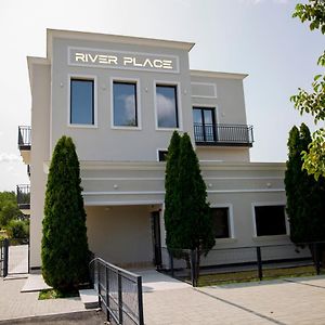 River Place Piteşti Exterior photo