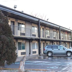 Travelodge Livonia/Canton/Novi Exterior photo