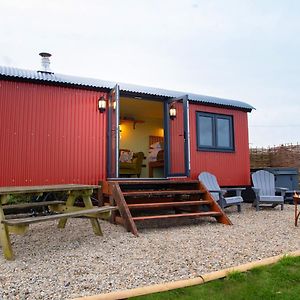 The Gambo Shepherd'S Hut Villa Kidwelly Exterior photo