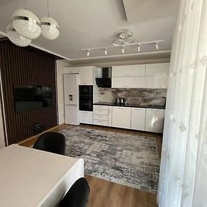 Luxury Flat-4 People-Mladost Apartamento Varna Exterior photo