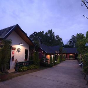 Hugs Home & Cafe Trang Exterior photo