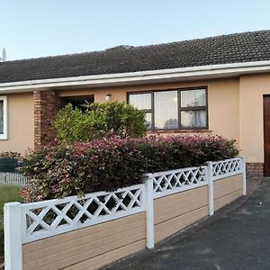 Step-By-Step Self-Catering And B&B Bellville Exterior photo