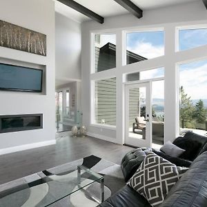 Luxury Home With A View! West Kelowna Exterior photo