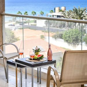 Apartamento Modern Gem With Stunning Balcony By Sea N' Rent Herzelia Exterior photo