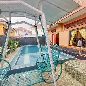 Villa Samsu By Puncak Holiday Cianjur Exterior photo