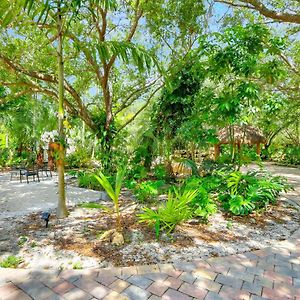 The Falls, Pool, Lush Garden, And Enchanting Koi Pond Escape Miami Exterior photo
