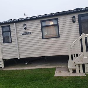 Apartamento Swift Burgundy Prestatyn Exterior photo