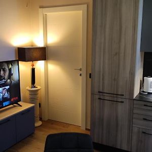 Apartamento Prestigioso 60Mq Con Netflix, Tra Milano/Rho Fiera/Mxp Legnano Exterior photo