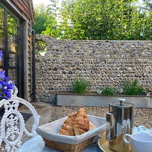 The Barn By The Beach At The Well House, Climping Villa Exterior photo