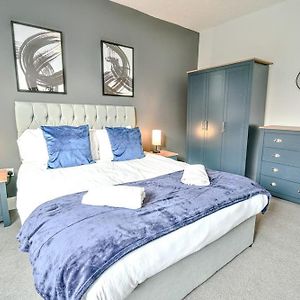 Station Apartment Large 3 Bedrooms - Workstays Uk Best Rates Direct Stockton-on-Tees Exterior photo