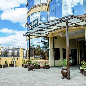 The Gem Hotel Naivasha Exterior photo