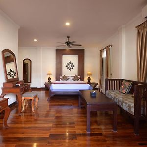 Lux Hotel Luang Prabang Exterior photo