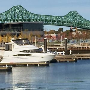 Hotel Sea Pearl Boston Yacht Exterior photo