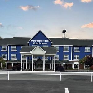 Independence Stay Hotel & Suites Marinette Exterior photo