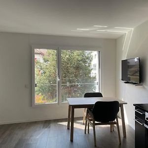 Apartamento Proche Lausanne: Studio Bien Equipe Prilly Exterior photo