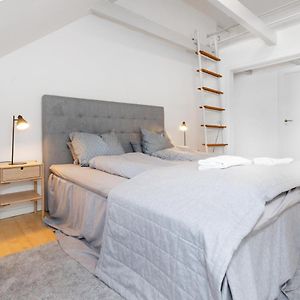 Apartamento Centralt Byliv - 2 Sovevaerelser Med Plads Til 6 Århus Exterior photo