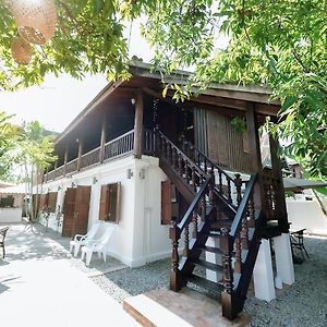 Hotel Maison Barn Laos Luang Prabang Exterior photo